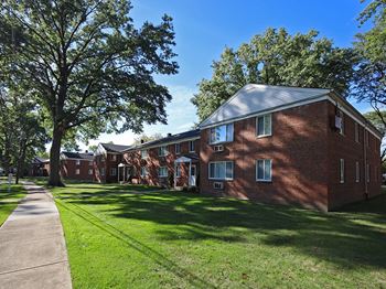 Park-Like Setting at Morgan Park Apartments in Euclid OH